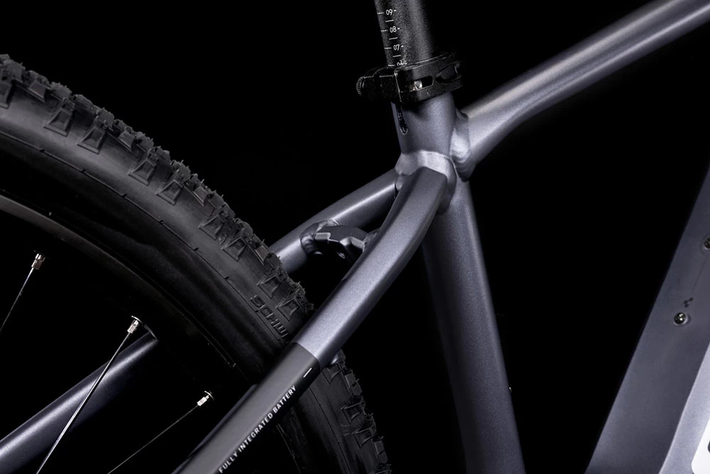 Cube Reaction Hybrid Performance 500 Metallicgrey´n´white 5 Cube Reaction Hybrid Performance 500 Metallicgrey´n´white – Image 3