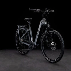 Cube Kathmandu Hybrid SLT 750 Easy Entry Prizmsilver´n´grey -Équipement De Vélo Cube CUBE Kathmandu Hybrid SLT 750 Easy Entry prizmsilver n grey 631363 E 1